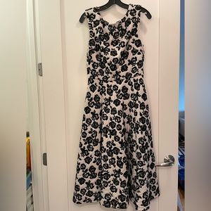 Betsy Johnson white quilted dress with black roses size 10